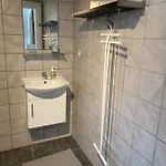 Apt17 - Quiet Countryside - Only Minutes From