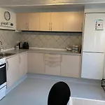 Apt17 - Quiet Countryside - Only Minutes From *