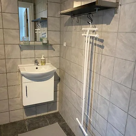 Apt17 - Just Outside Of - Rural&quiet Surroundings