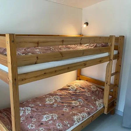 Apt17 - Quiet Countryside - Only Minutes From