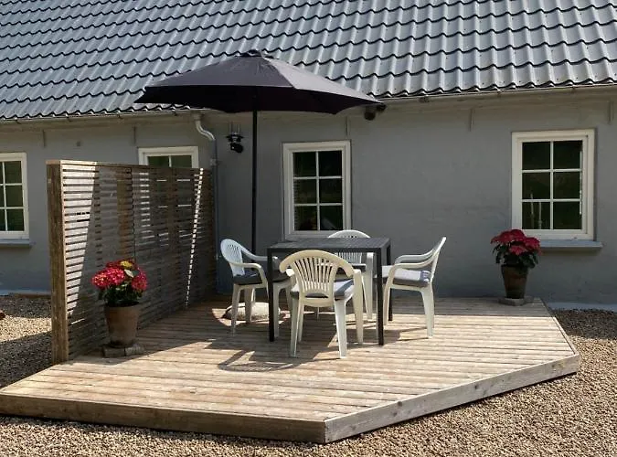 Apartment Apt17 - Quiet Countryside - Only Minutes From *